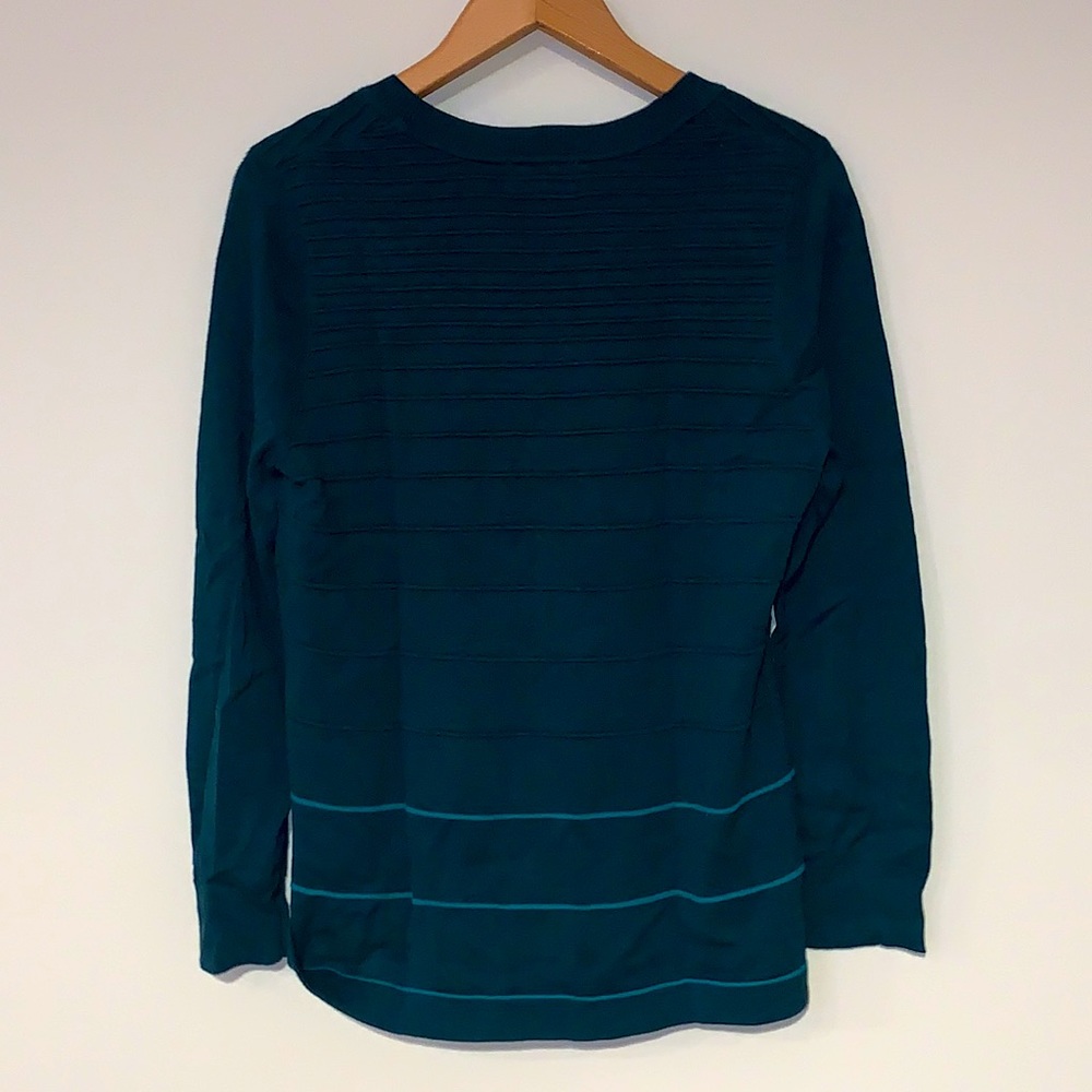 Basic Editions Sweater - Picture 2 of 3